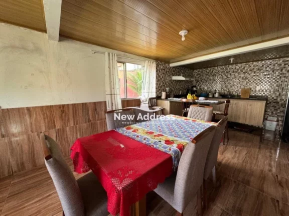 Imagem Casa em Alto Lage: 300 m², 5 quartos, 3 banheiros, garagem. Dois pavimentos. Financiável.