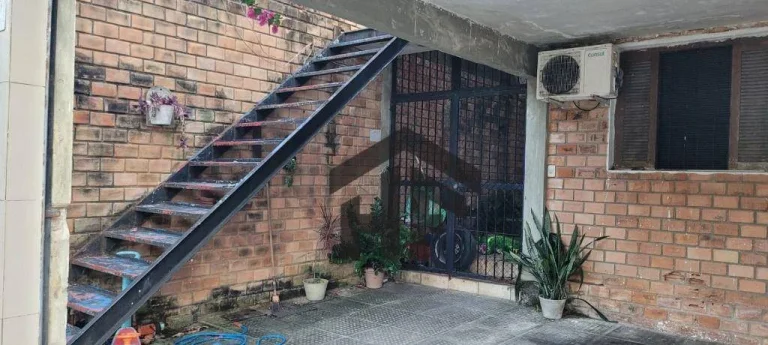 Imagem Casa de 5 quartos à venda, localizada na Encruzilhada - Recife/Pernambuco.