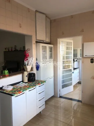 Imagem Casa da frente tem 2 dormitórios, sendo uma suite, sala, cozinha e lavanderia, cômodos bem amplos ...