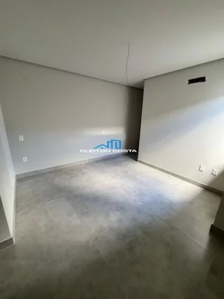 Imagem Casa para Venda em Feira de Santana, SIM, 3 dormitórios, 1 suíte, 1 banheiro, 2 vagas