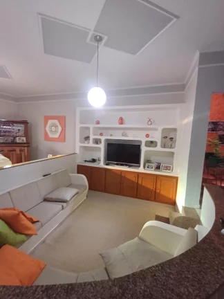 Imagem Sobrado para venda em Vila Santo Antônio com 4 quartos, sendo 2 suítes, 228m2