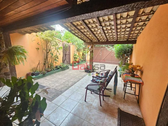 Imagem Casa com 3 dormitórios à venda, 195 m² por R$ 680.000,00 - Palmeiras - Cabo Frio/RJ