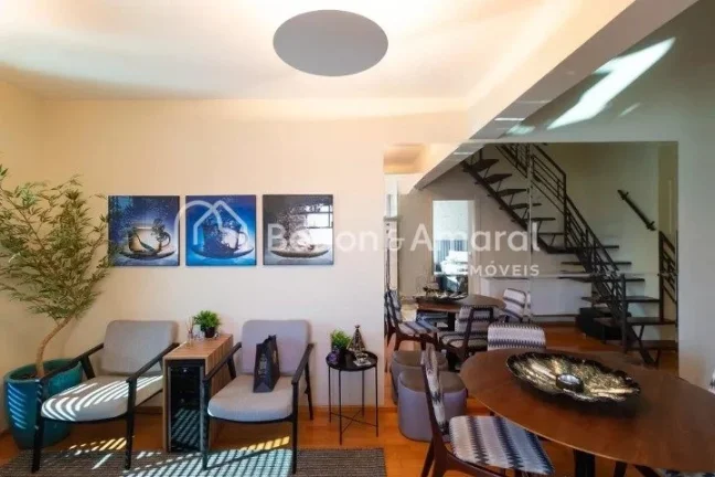 Imagem Cobertura espaçosa à venda com área de 110 m². O imóvel está todo mobiliado e possui living pa...