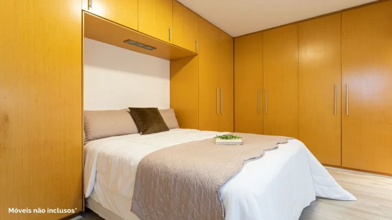 Imagem Apartamento 139M² Reformado, 4Q, 1 Suíte, 2 Banheiros, 2 Vagas, Varanda, Lavabo, Piscina, Salão de Festas e Jogos, Quadra, Portaria 24h, Sol da Manhã.