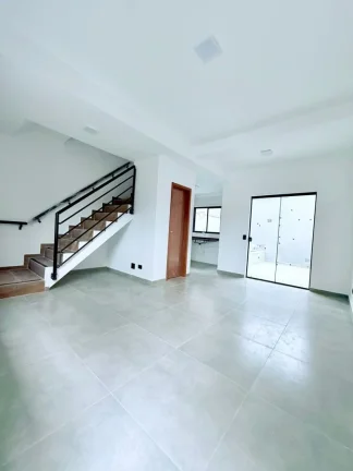 Imagem Casa para Venda em Itanhaém, Laranjeiras, 2 dormitórios, 2 suítes, 1 banheiro, 1 vaga