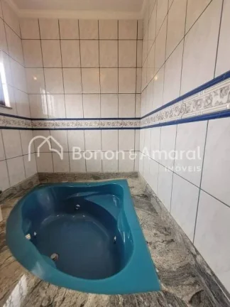 Imagem Lindo e espaçoso sobrado com uma área construída de 288 m². Esse imóvel possui todos os espaço...