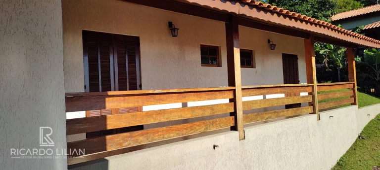 Imagem "Espetacular Casa em Condomínio Fechado: 4 Suítes, Área Gourmet, Piscina e Vista Inigualável!"