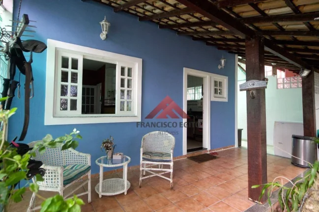 Imagem Casa com 8 dormitórios à venda, 400 m² por R$ 840.000 - Maria Paula - Niterói/RJ