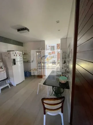 Imagem Vendo casa em condomínio fechado, com 360 m2, 5 quartos sendo 4 suítes, sala p/ 3 ambientes, 4 vgs