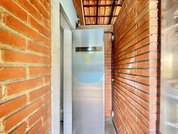 Imagem Casa em Condomínio a Venda no bairro Granja Viana - Carapicuíba, SP