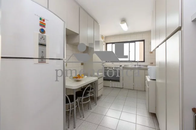 Imagem Excelente apartamento em Perdizes com elevador privativo, um por andar, 162m²