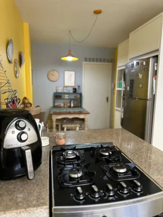 Imagem Apartamento com 2 dormitórios sendo 1 suíte e 1 vaga no Centro de Balneário Camboriú/SC