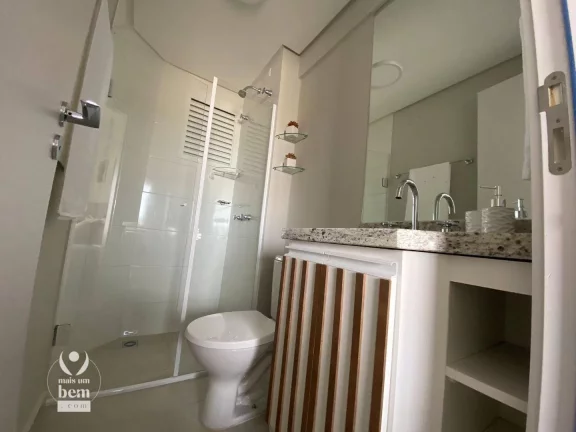 Imagem Apartamento mobiliado com 1 suíte com sacada à venda por R$ 365.000 - Centro - Curitiba/PR
