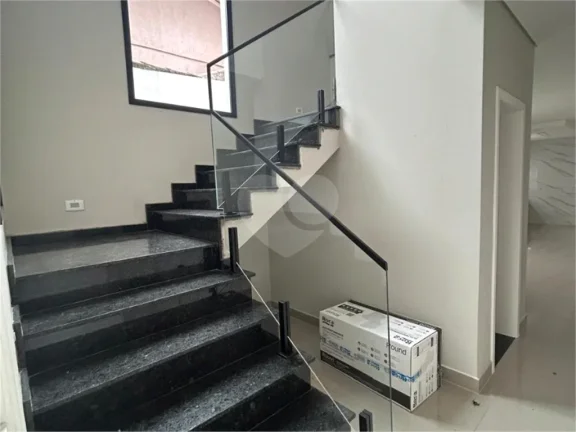 Imagem Sobrado à venda com 3 quartos, sendo 3 suítes, em Vila Yara, Osasco - SP