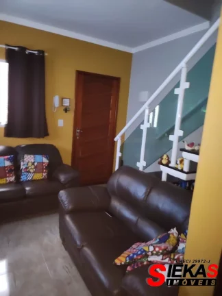 Imagem Sobrado em Condomínio na Vila Guilhermina, São Paulo-SP: 2 Quartos, 1 Sala, 1 Banheiro, 1 Vaga de Garagem!