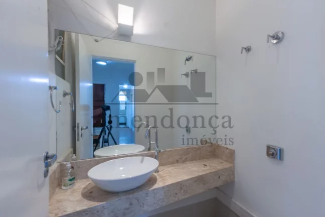 Imagem Apartamento reformado em Higienópolis com 188m², pronto para morar.
