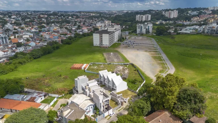 Imagem Terreno Campo Comprido Pronto para construir!