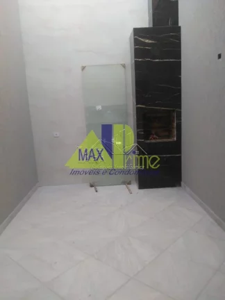 Imagem Imperdível: Casa à venda em São Paulo-SP, na Vila Granada, com 3 quartos, 3 suítes, 5 banheiros, 2 vagas e 117m². Aproveite!