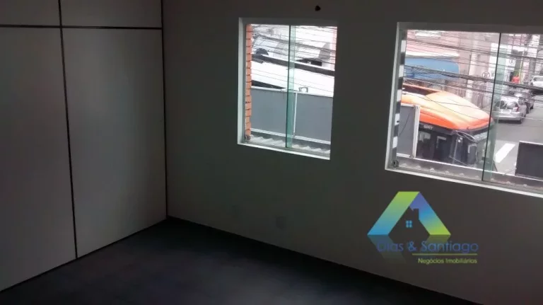 Imagem Sala comercial Sobreloja com 150m² em localização privilegiada na Vila Mariana á 600mts da Estação de Metrô Ana Rosa.
