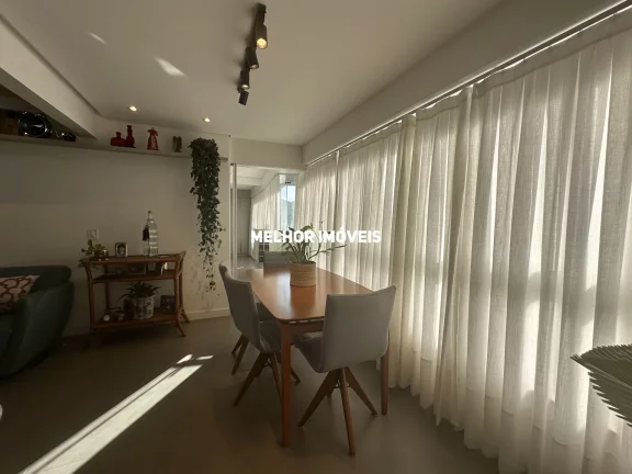 Imagem Apartamento Quadra mar á venda com 2 dormitórios sendo uma suíte localizado em Balneário Camboriú