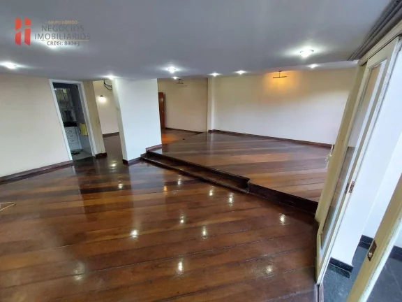 Imagem APARTAMENTO de frente para a PRAIA com 3 quartos à venda em Copacabana no Rio de Janeiro/RJ