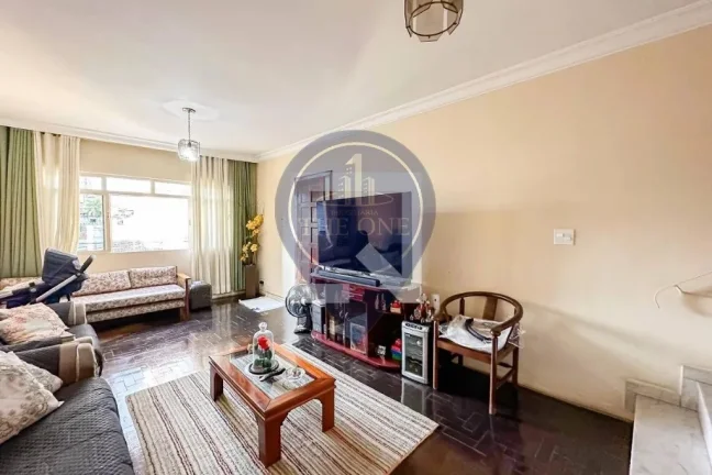 Imagem Casa de 3 quartos com suíte e 3 vagas na Vila Dom Pedro II, São Paulo-SP: confira essa oportunidade!