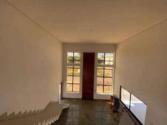 Imagem Casa no Condomínio Lago Paranoá - Amplos Espaços e Conforto!