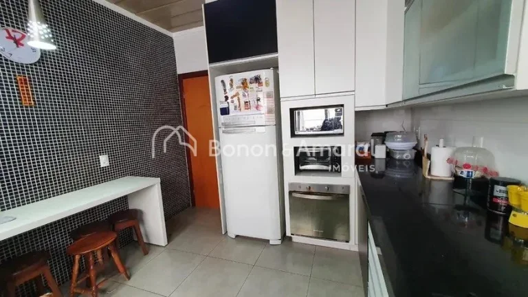 Imagem Impecável casa à venda no Condomínio Parque das Quaresmeiras, na cobiçada região do Alphaville ...