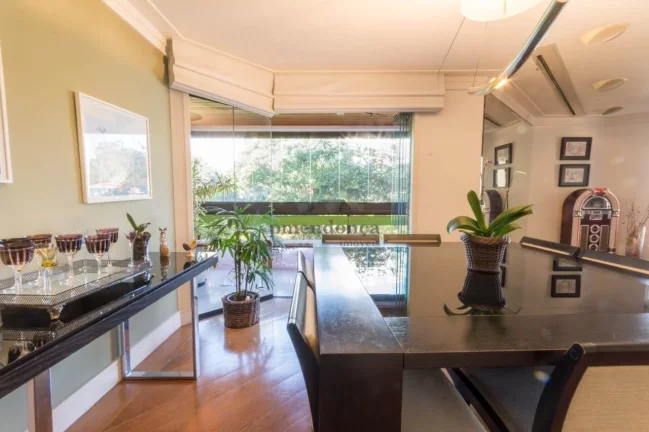 Imagem Apartamento à venda em Vila Madalena com 2 suites e 3 vagas, 177 m² .