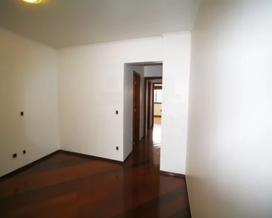 Imagem Seu Refúgio Espaçoso com Vista Panorâmica no Alto da Lapa!