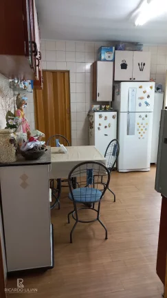 Imagem Maravilhosa casa térrea com dois dormitórios sendo uma suíte e duas vagas cobertas