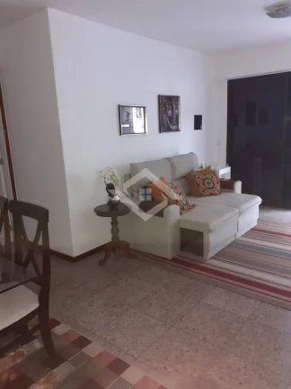 Imagem Apartamento para Aluguel à Beira-Mar na Barra da Tijuca - 154m², 4 Quartos