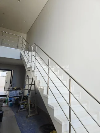 Imagem Sobrado em finalização de obra, entregue completo em planejados e aquecimento solar, Condomínio T...
