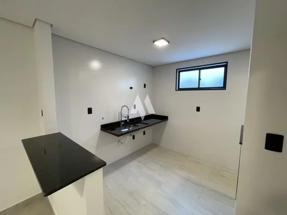 Imagem Ótima sobreposta térrea para sua família, com espaços bem distribuídos e acabamentos de qualidade.