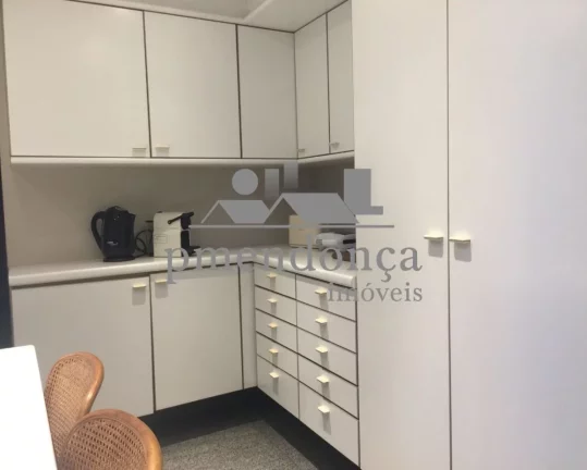 Imagem Apartamento à venda em Higienópolis com 327m², 3 suítes + escritório, 3 vagas livres.