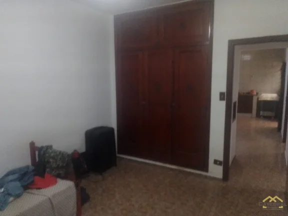Imagem Casa térrea em localização privilegiada na Vila Arens