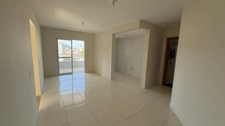 Imagem Apartamento na Praia de Gravatá, Navegantes com 02 quartos, sendo 01 suíte e bem localizado. Adriano Carpes Imóveis Vende