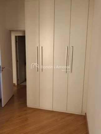 Imagem Este aconchegante apartamento em Campinas oferece uma planta bem distribuída, com três dormitório...