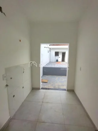 Imagem Ótima casa térrea de 177 m² de construção e 360 m² de terreno, totalmente reformada, localizad...