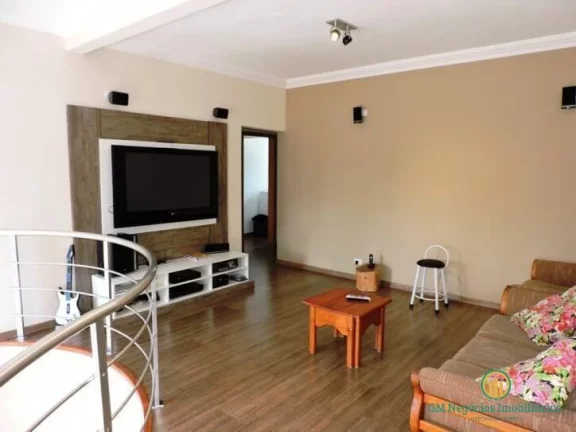 Imagem Nova, moderna, 4 suítes e 7 vagas cobertas - Jd Colonial