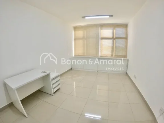 Imagem Sala comercial, com armários embutidos, frigobar, ar condicionado, microondas, banheiro e 1 vaga na...