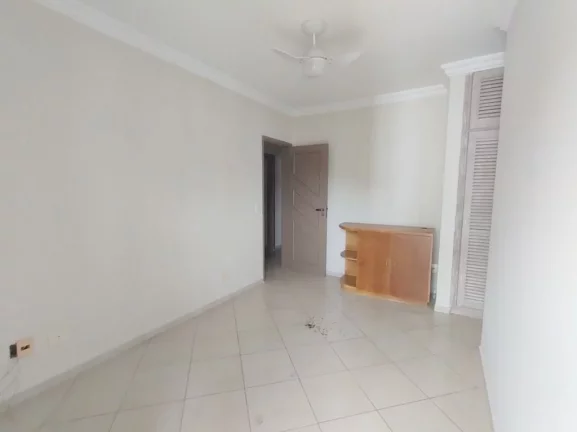 Imagem AMPLO APARTAMENTO COM 4 DORMITÓRIOS, SENDO 2 SUÍTES E O 4º DORMITÓRIO OPCIONAL, 2 VAGAS, VARANDA ESTENDIDA, NA REGIÃO NOBRE DA PITANGUEIRAS NO GUARUJÁ