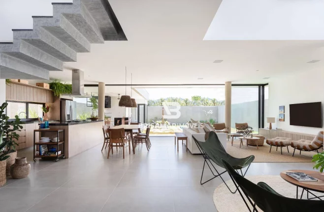 Imagem CASA DE ALTO PADRÃO EM CONDOMÍNIO PRIVILEGIADO NO GUARUJÁ – 5 SUÍTES, ÁREA GOURMET E BEACH HOUSE