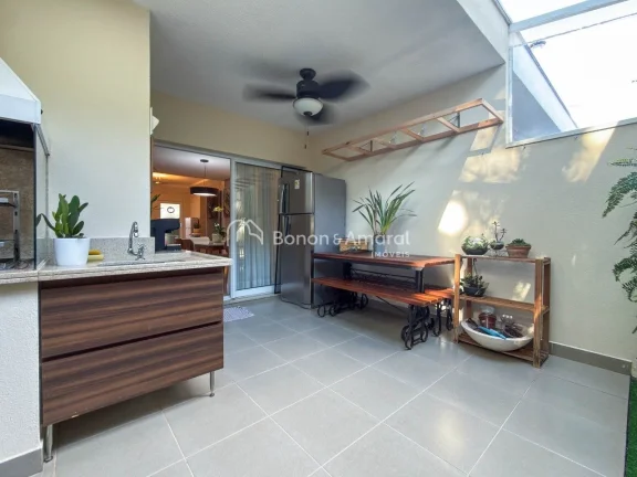 Imagem Casa com excelente padrão de acabamento em condomínio unindo conforto, privacidade e funcionalidad...