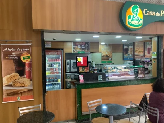 Imagem Vendo loja no Shopping Barra World, R$200.000,00 rendendo R$1.500,00 mes, 20m² térreos + 10m² girau + área externa