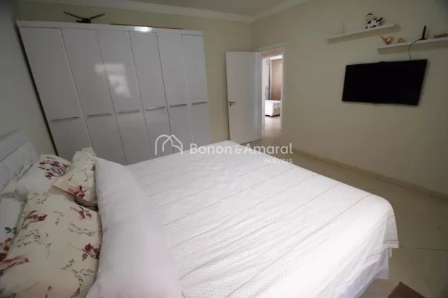 Imagem Esta casa é uma excelente opção para quem busca conforto e funcionalidade. Com três quartos, sen...