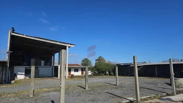 Imagem BARRACÃO/GALPÃO à venda com 2400m² por R$ 3.150.000,00 no bairro Weissópolis - PINHAIS / PR