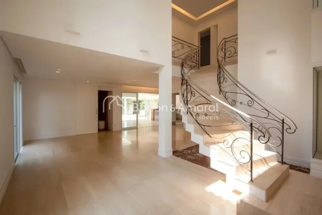 Imagem Casa de Alto Padrão à Venda no Condomínio Alphaville Dom Pedro I - Campinas/SP

Descubra o privil...