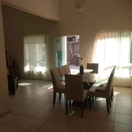 Imagem LINDA CASA PROXIMO AO CENTRO DE NOVA FRIBURGO.