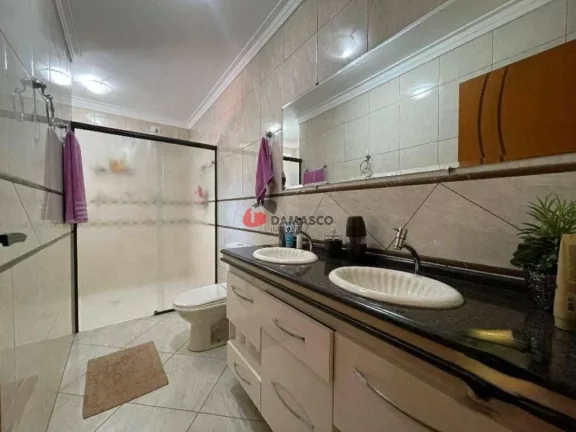 Imagem Sobrado à venda 3 Quartos, 3 Suites, 4 Vagas, 226M², Rudge Ramos, São Bernardo do Campo - SP